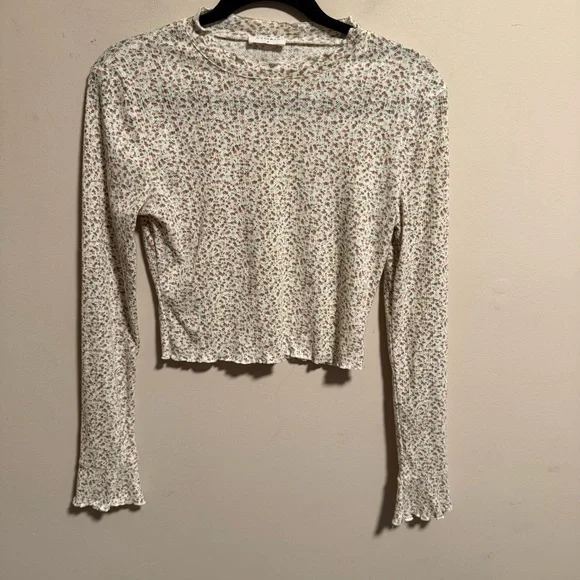 Storia Scalloped High Neck Dainty Long Sleeve Floral Tee- Size Medium - Picture 2 of 6